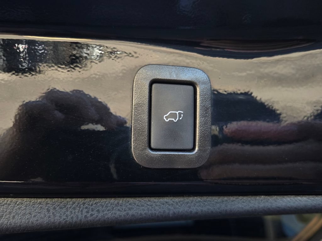 Used 2019 Toyota Highlander Limited AWD/4WD image 35