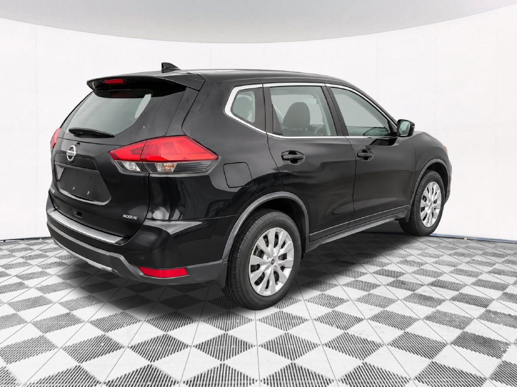 Used 2017 Nissan Rogue S AWD/4WD image 6