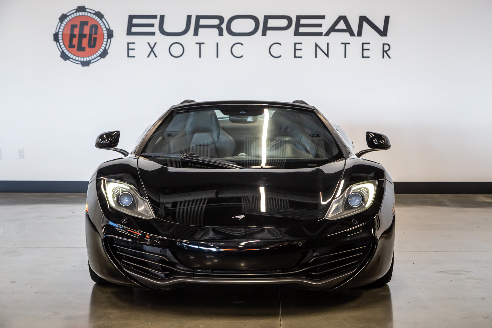 Used 2013 McLaren MP4-12C Spider RWD image 4