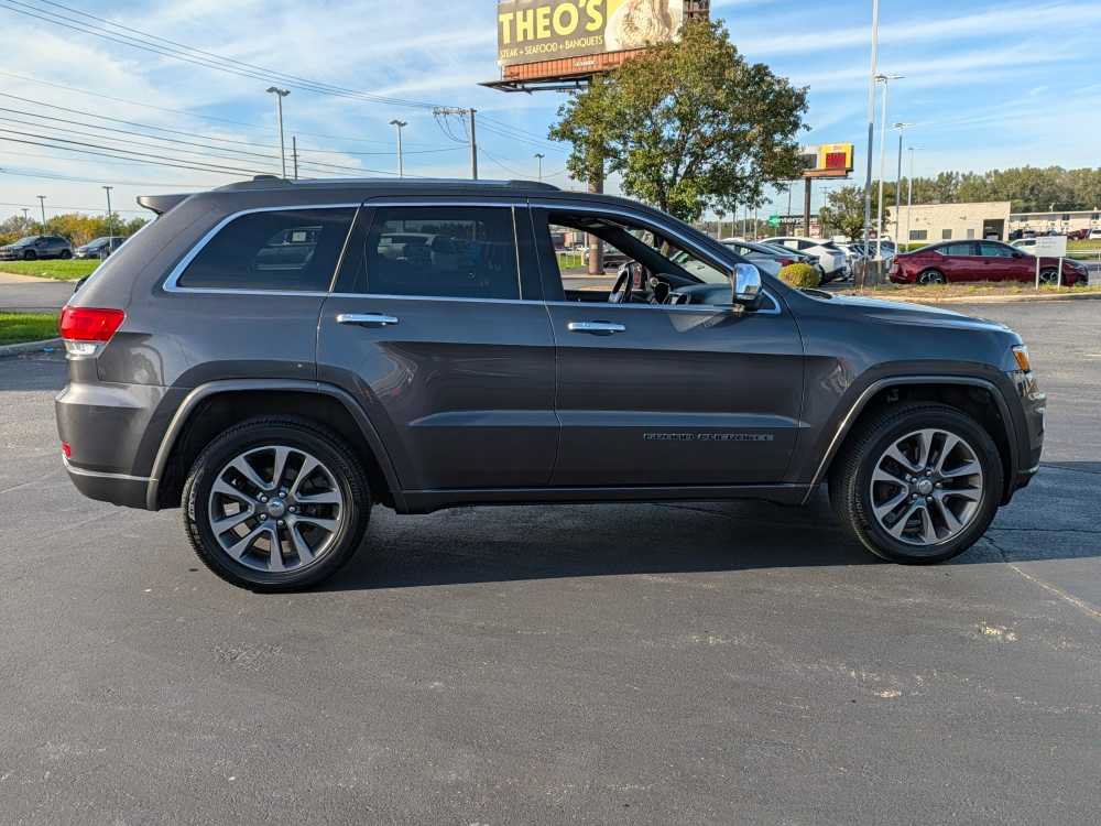 Used 2017 Jeep Grand Cherokee Overland AWD/4WD image 8