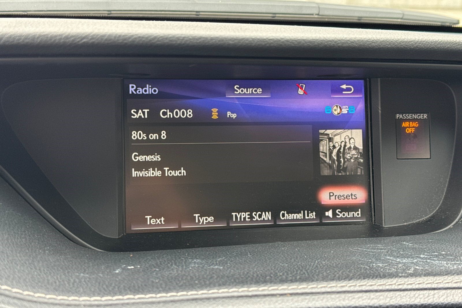 Used 2017 Lexus ES 300h w/ Navigation System Package FWD image 21