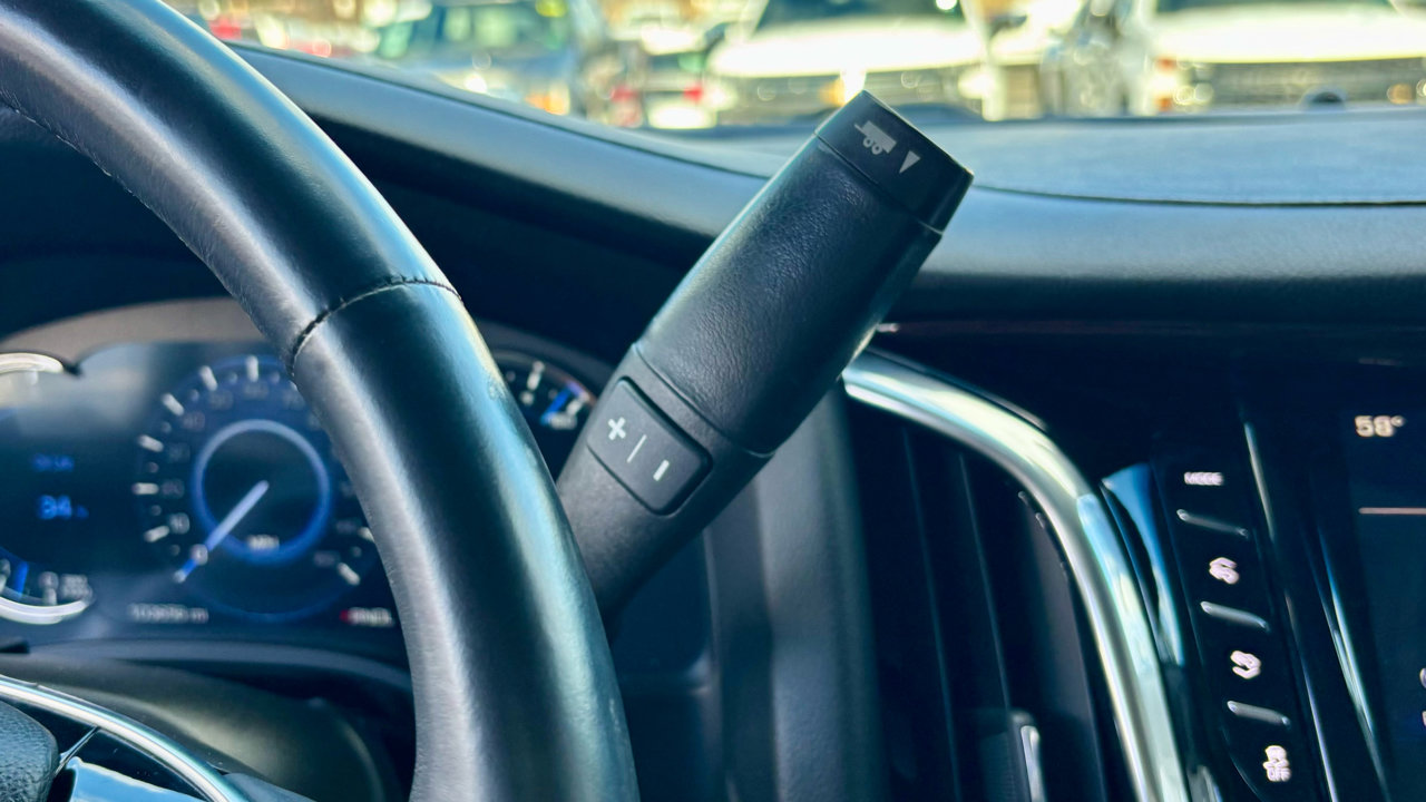 Used 2017 Cadillac Escalade Luxury image 23