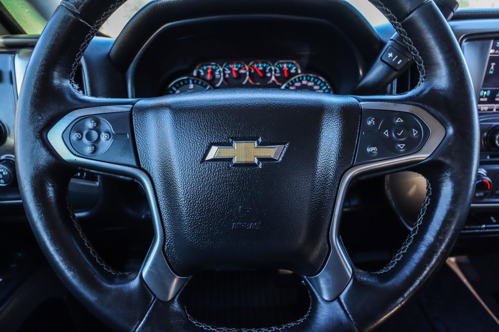 Used 2019 Chevrolet Silverado 1500 LT w/ All Star Edition AWD/4WD image 9