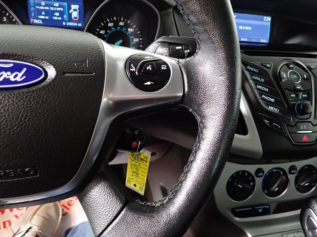 Used 2014 Ford Focus SE w/ SE Sport Package FWD image 26