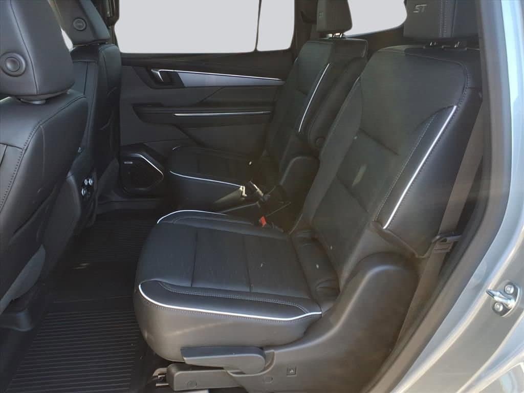 New 2026 Buick Enclave Sport Touring w/ Power Package FWD image 16