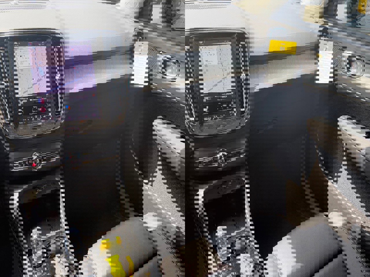 New 2026 Volvo XC40 B5 Ultra w/ Protection Package Premier image 11