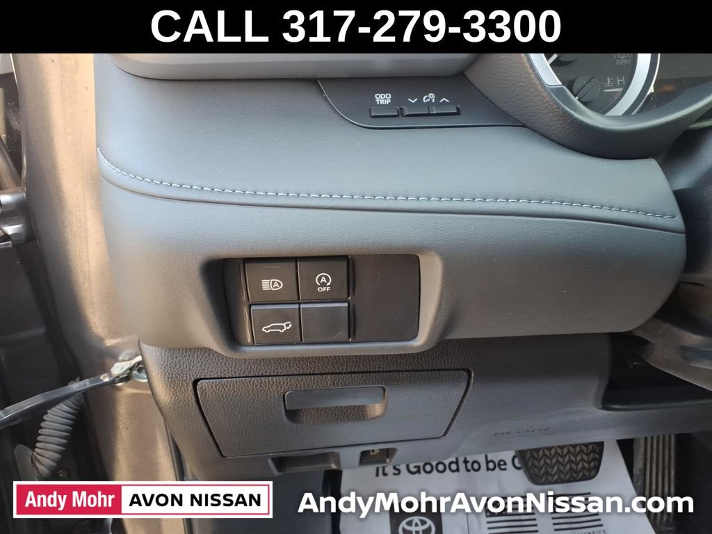 Used 2024 Toyota Highlander XLE AWD/4WD image 21