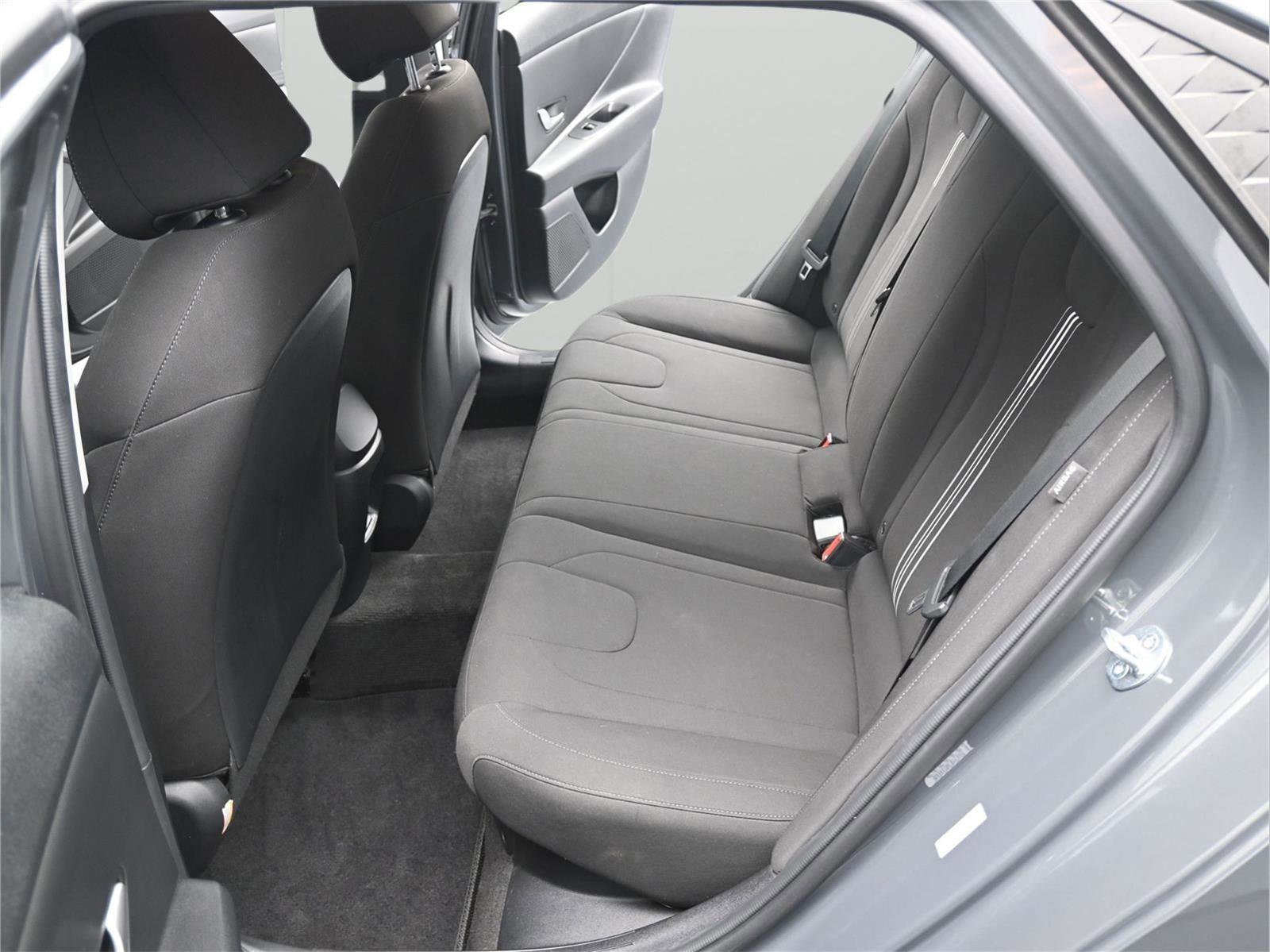 Used 2024 Hyundai Elantra Blue FWD image 6