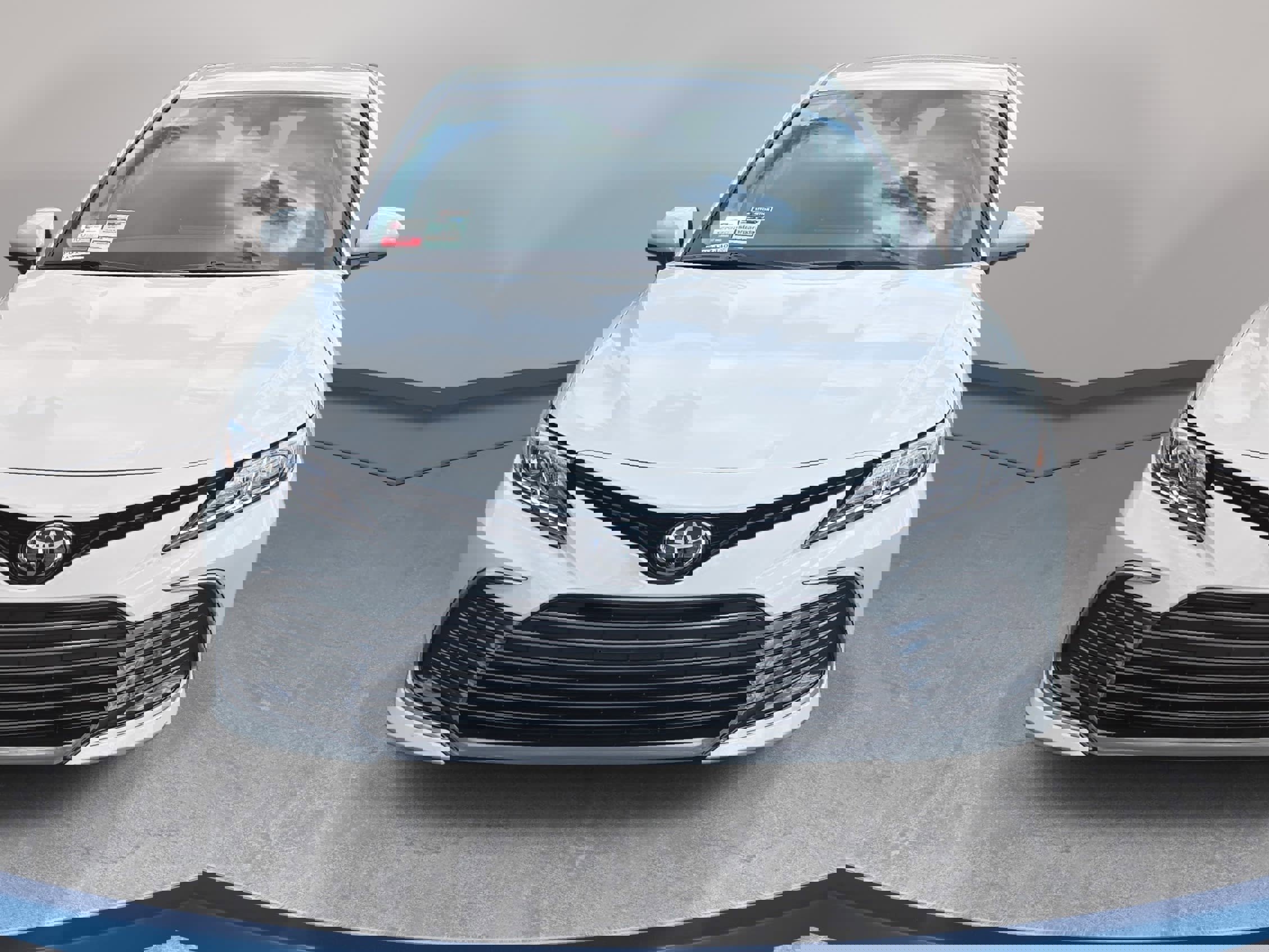 Used 2023 Toyota Camry LE image 2