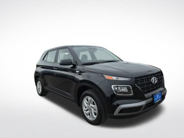 Used 2025 Hyundai Venue SE FWD image 3