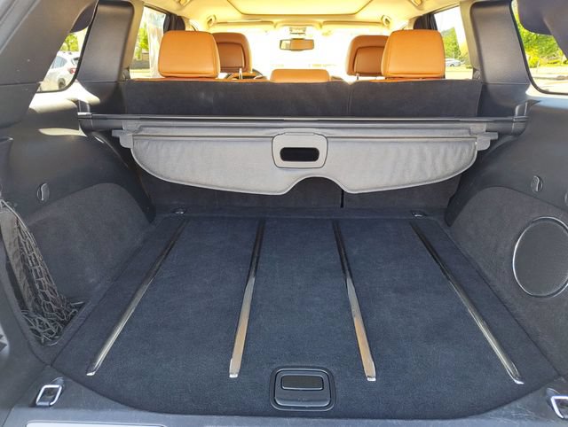 Used 2012 Jeep Grand Cherokee Overland Summit RWD image 9