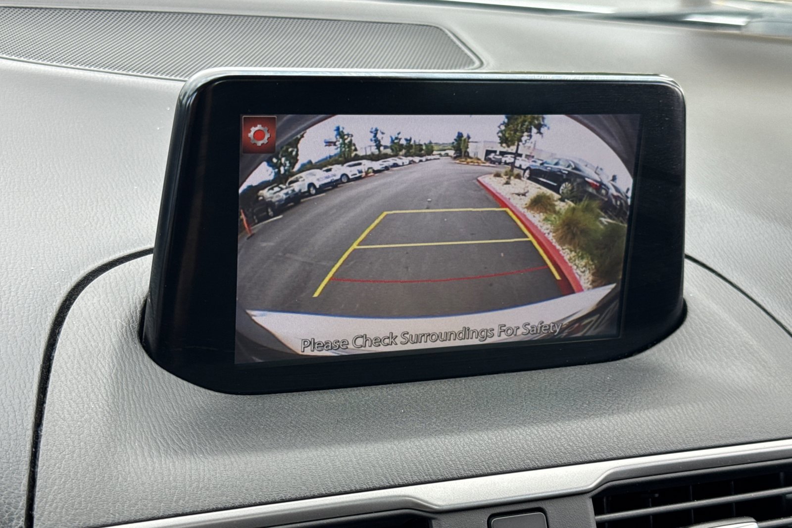 Used 2018 MAZDA MAZDA3 Touring FWD image 23