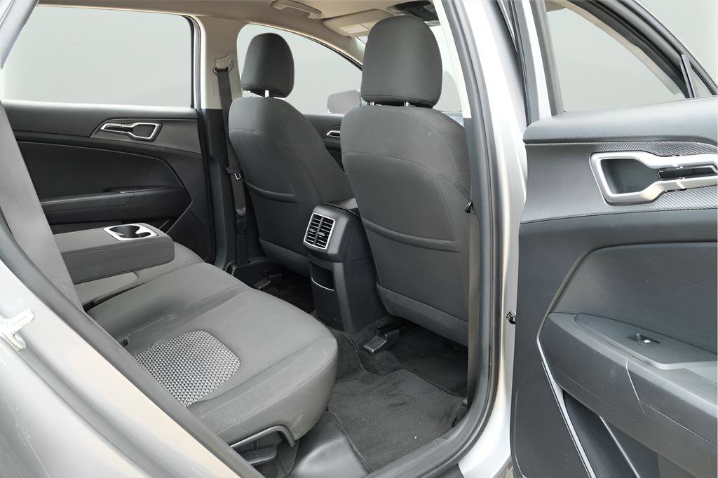 Used 2024 Kia Sportage LX image 23