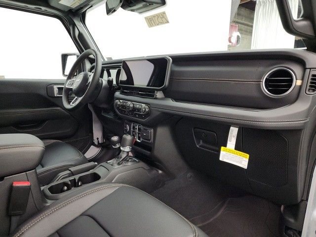 New 2024 Jeep Wrangler Unlimited Sahara AWD/4WD image 32