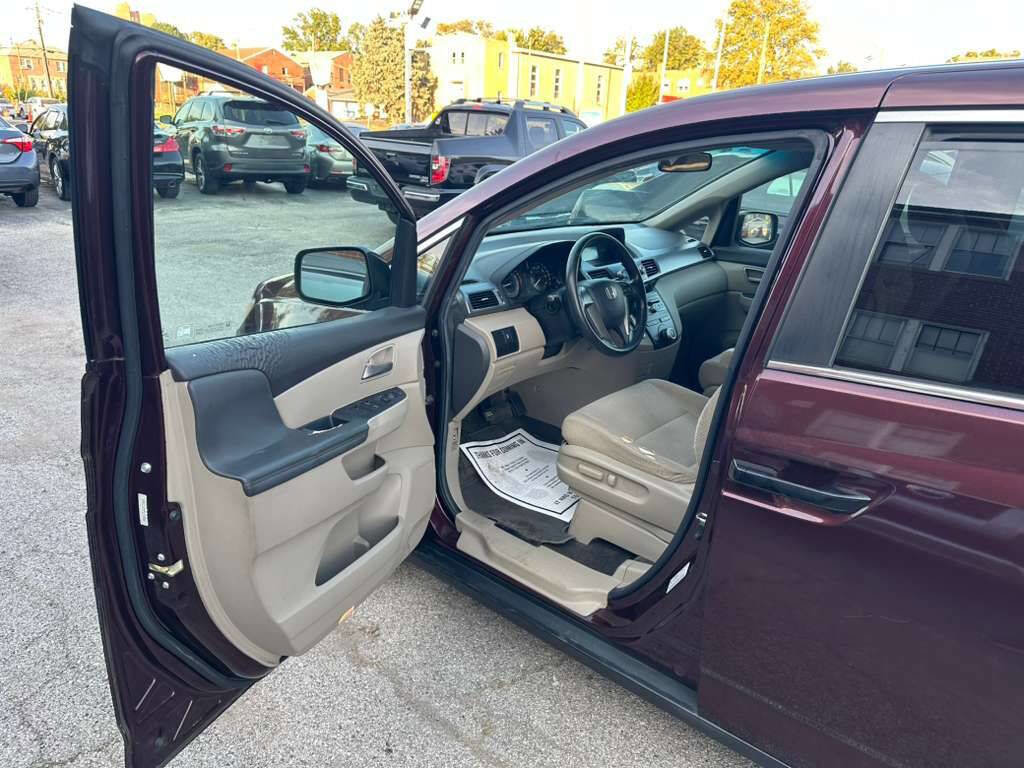 Used 2012 Honda Odyssey LX image 11