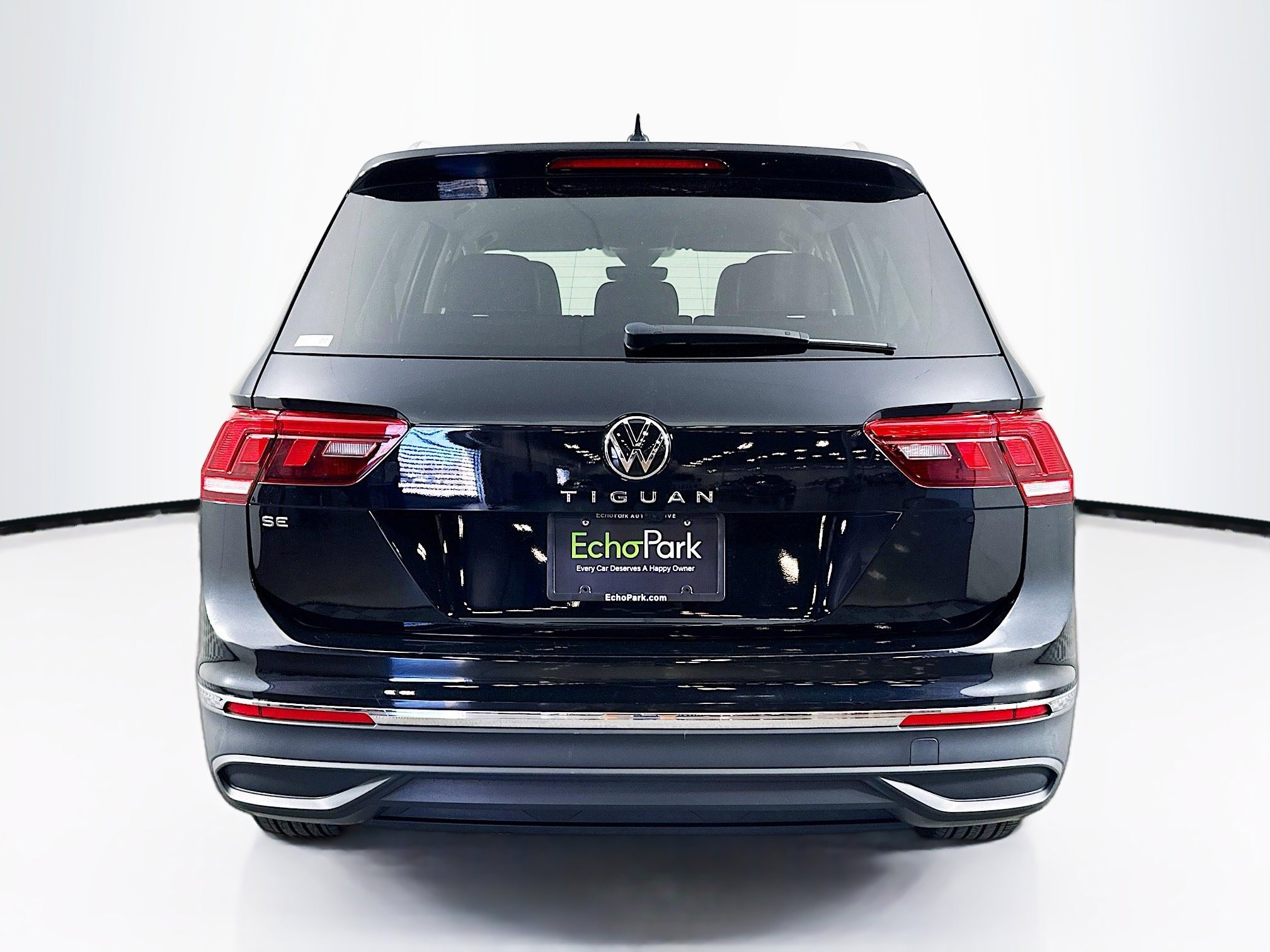 Used 2024 Volkswagen Tiguan SE FWD image 7