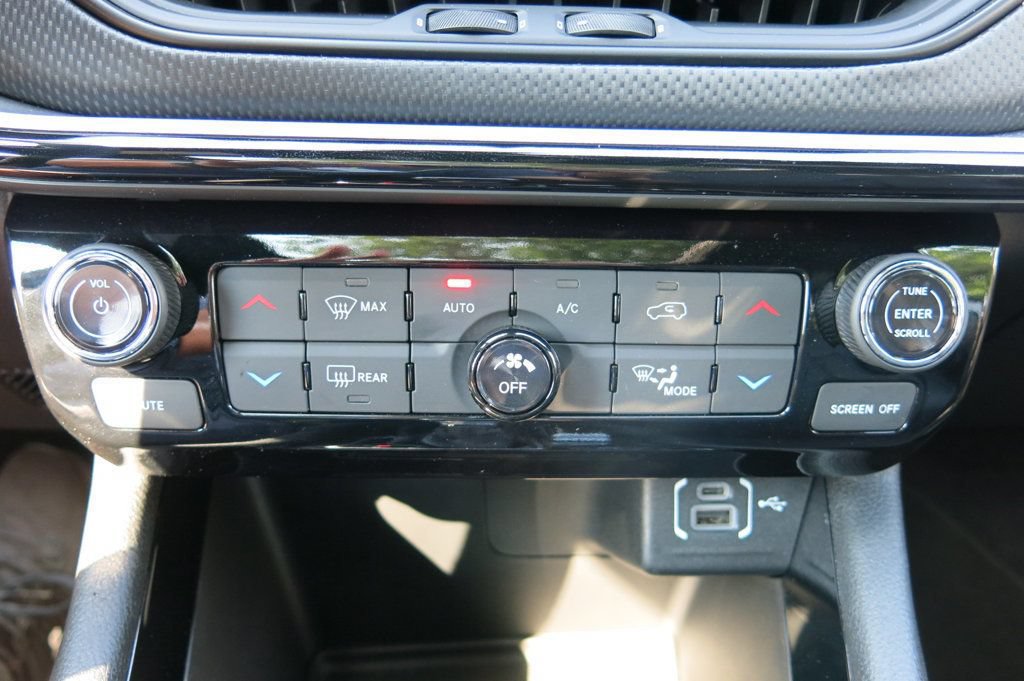 Used 2025 Jeep Compass Limited w/ High Altitude Package AWD/4WD image 29