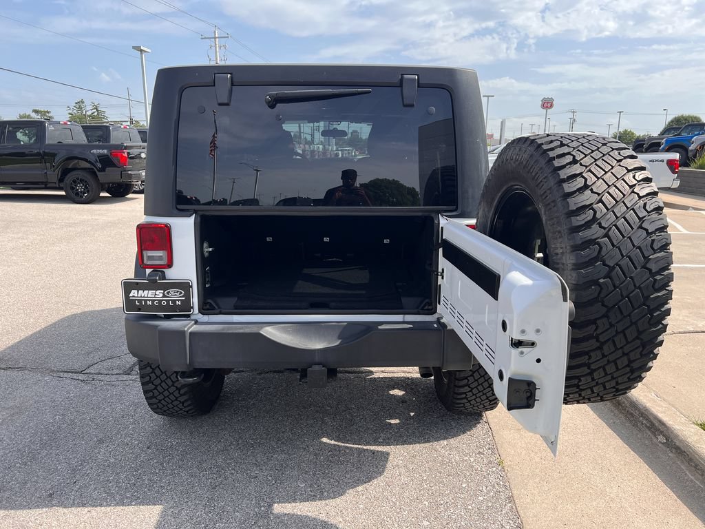 Used 2018 Jeep Wrangler Unlimited Sport w/ Connectivity Group AWD/4WD image 15