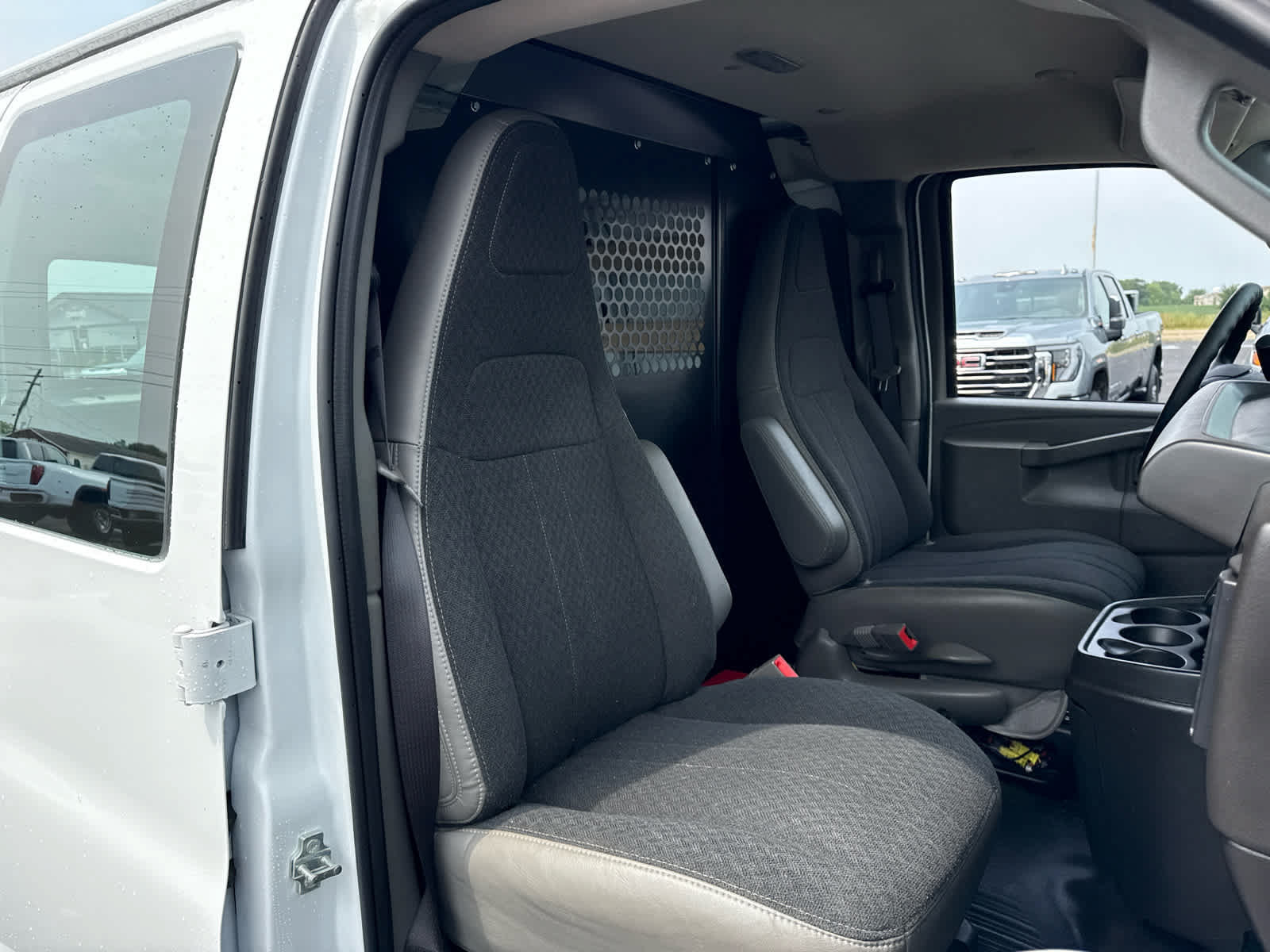 Certified 2025 Chevrolet Express 2500 w/ Driver Convenience Package RWD image 21