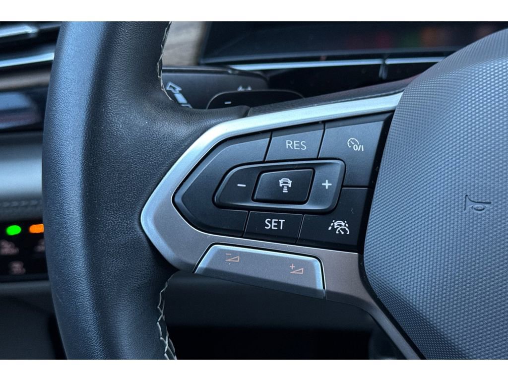 Used 2024 Volkswagen Atlas SE image 27