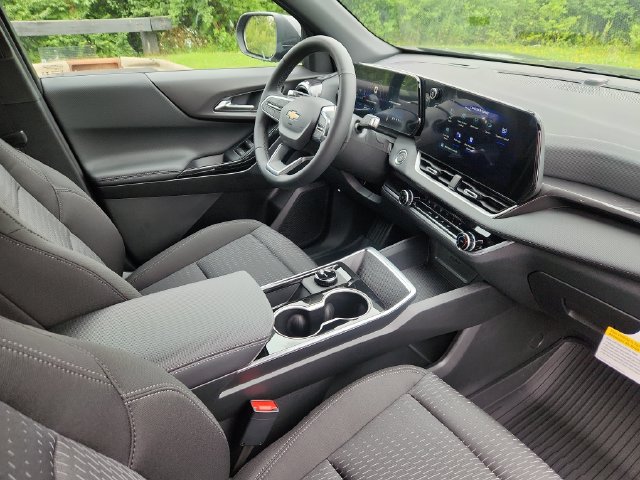New 2027 Chevrolet Equinox LT w/ Safety and Technology Package FWD image 19