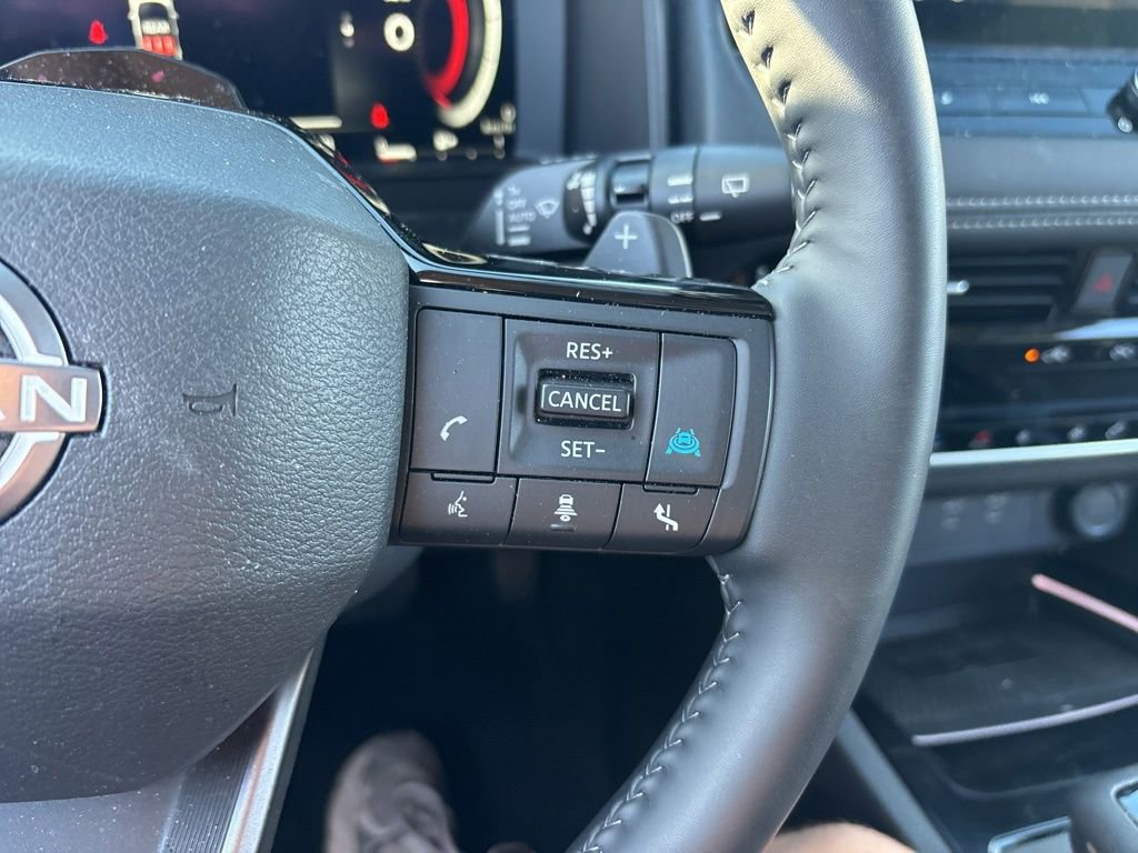 Used 2025 Nissan Rogue SL w/ Tech Package AWD/4WD image 21