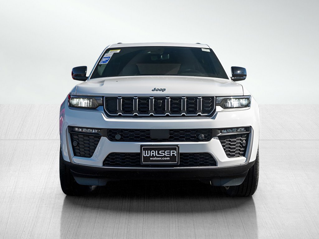New 2026 Jeep Grand Cherokee Limited w/ Luxury Tech Group II AWD/4WD image 2