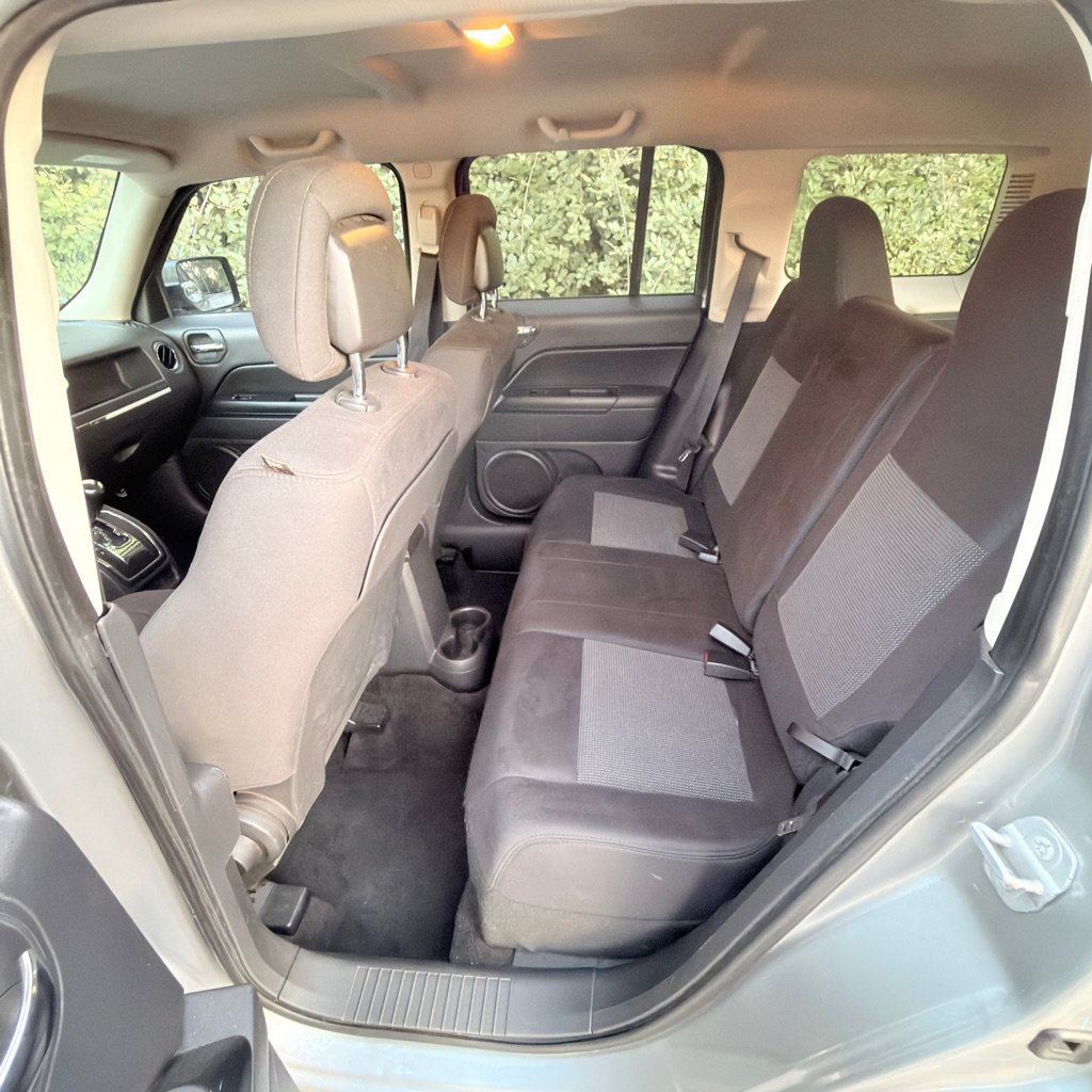 Used 2014 Jeep Patriot Latitude AWD/4WD image 11