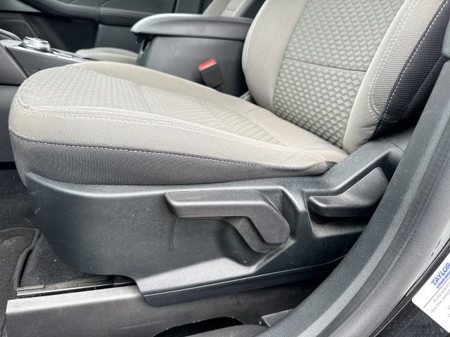 Used 2021 Ford Escape SE w/ Cold Weather Package AWD/4WD image 12