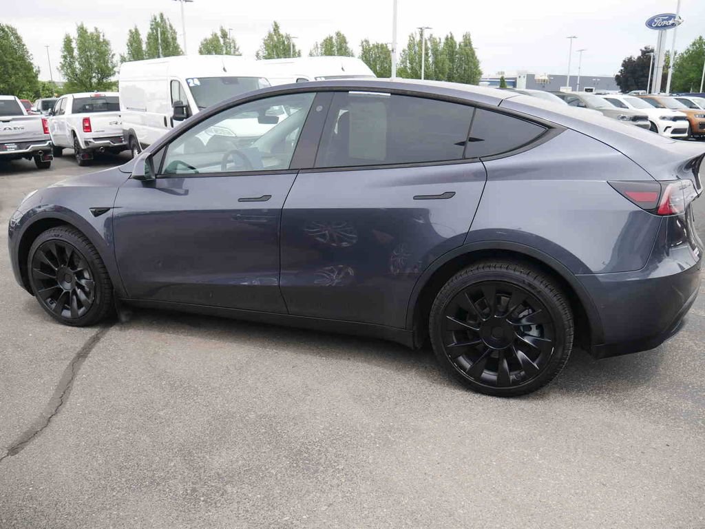 Used 2022 Tesla Model Y Long Range AWD/4WD image 16