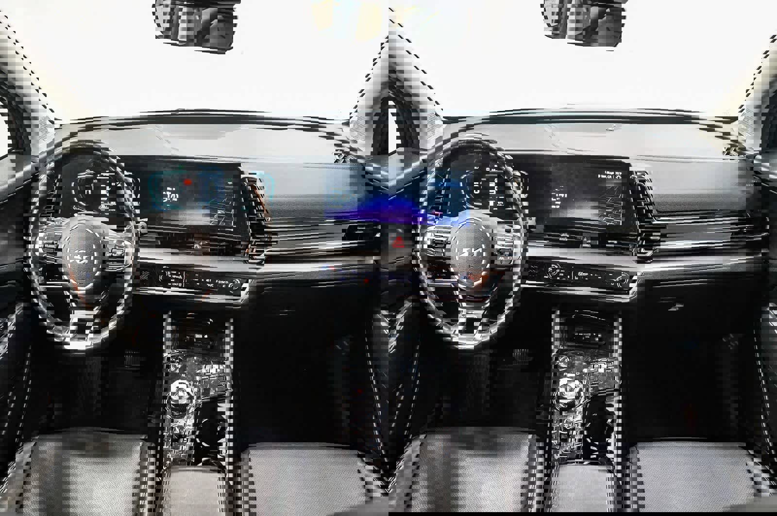 Used 2023 Kia Sportage EX image 12