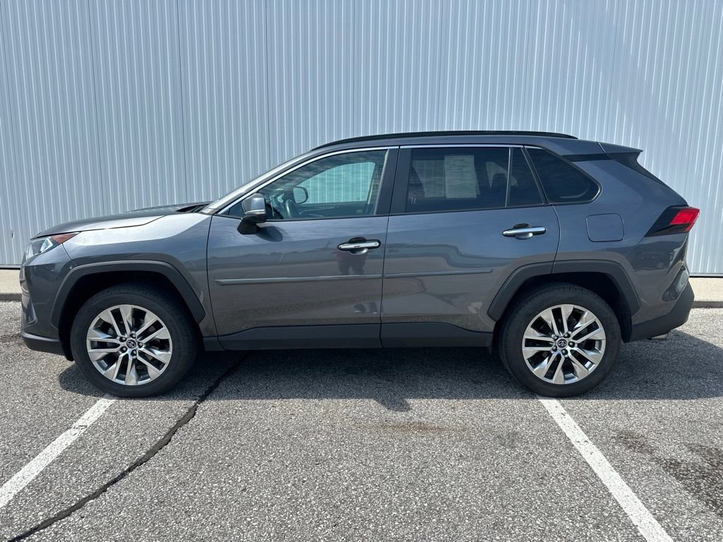 Used 2021 Toyota RAV4 Limited w/ Limited Grade Weather Package AWD/4WD image 3