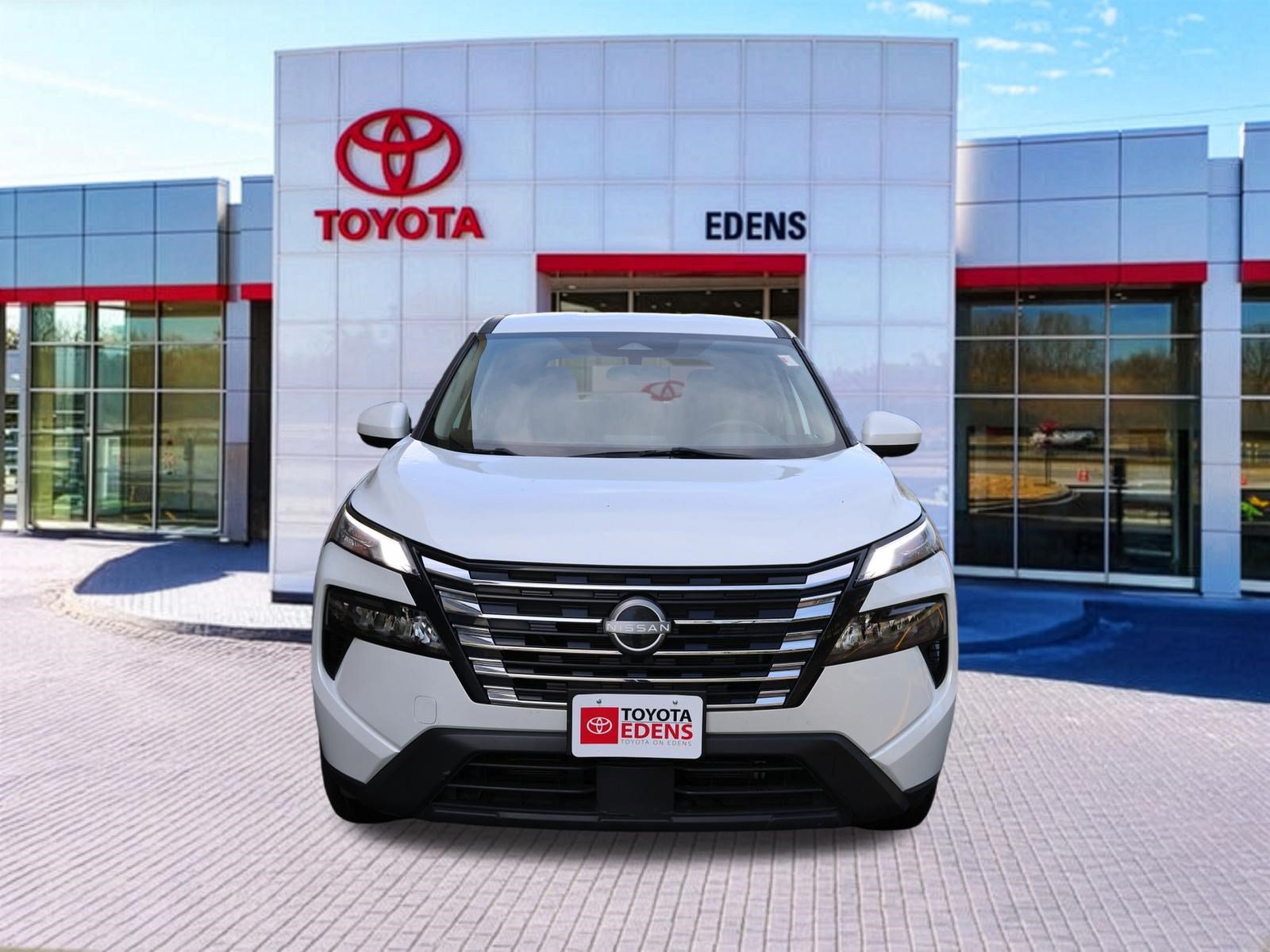 Used 2024 Nissan Rogue SV AWD/4WD image 11