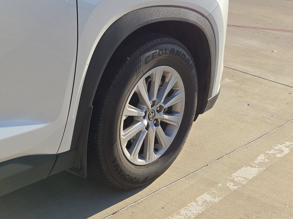 Used 2024 Toyota Grand Highlander FWD image 17