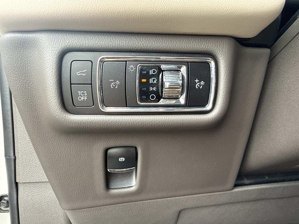 Certified 2023 Lincoln Nautilus Reserve AWD/4WD image 31