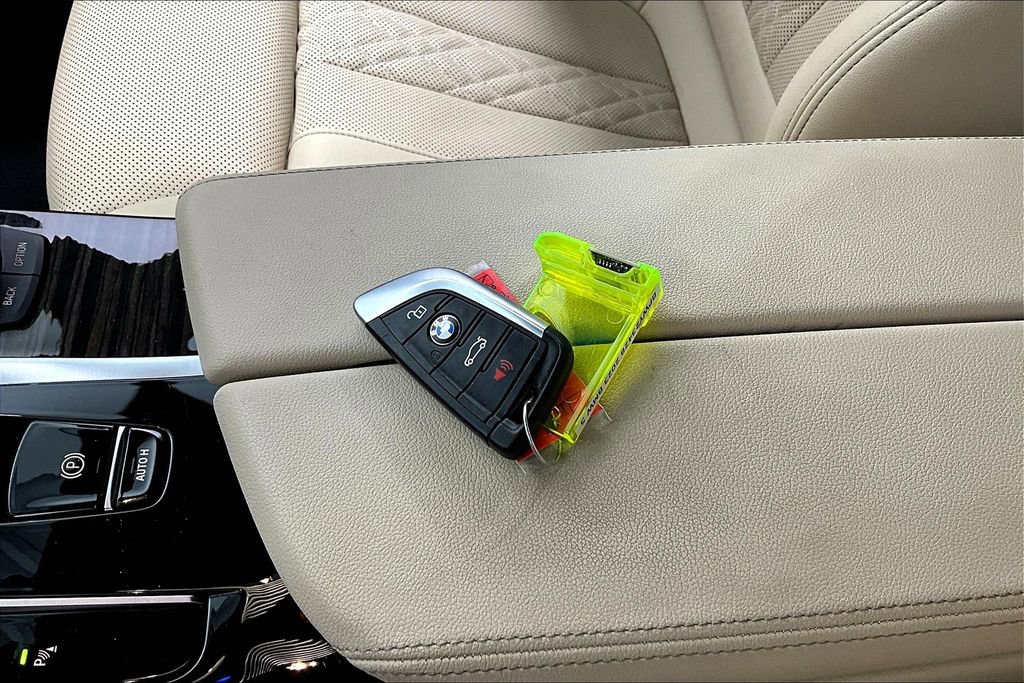 Used 2023 BMW 530i w/ Premium Package image 13