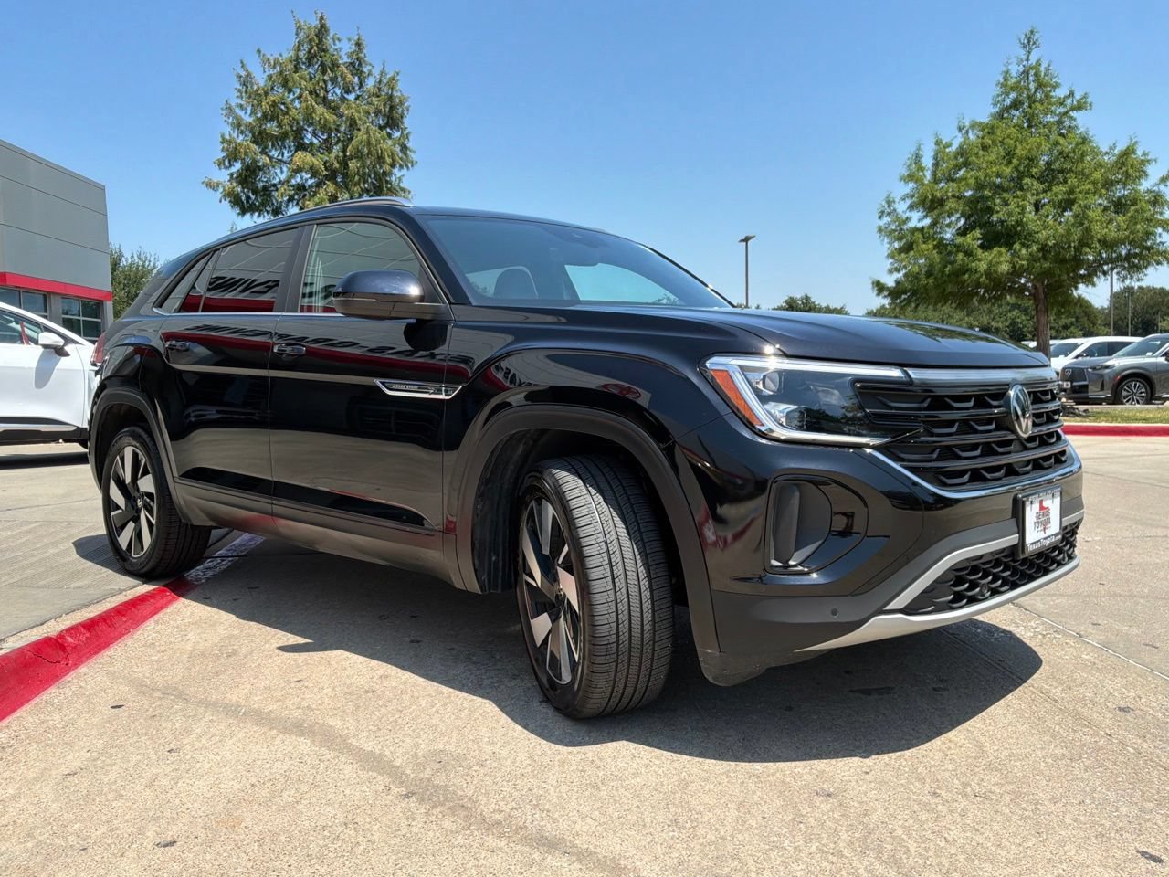 Used 2026 Volkswagen Atlas Cross Sport SE AWD/4WD image 4