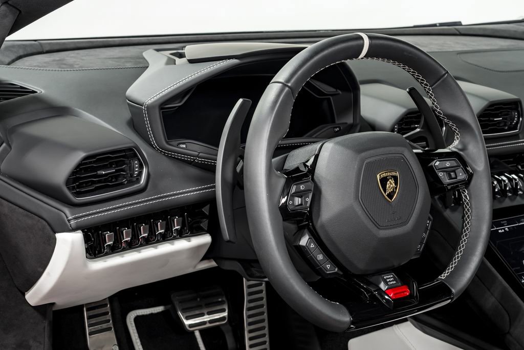 Used 2023 Lamborghini Huracan Tecnica image 13