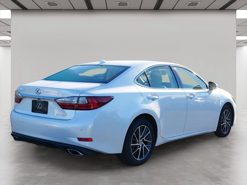 Used 2017 Lexus ES 350 w/ Premium Package FWD image 6