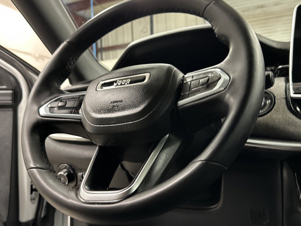 Used 2025 Jeep Compass Latitude w/ Convenience Group image 10