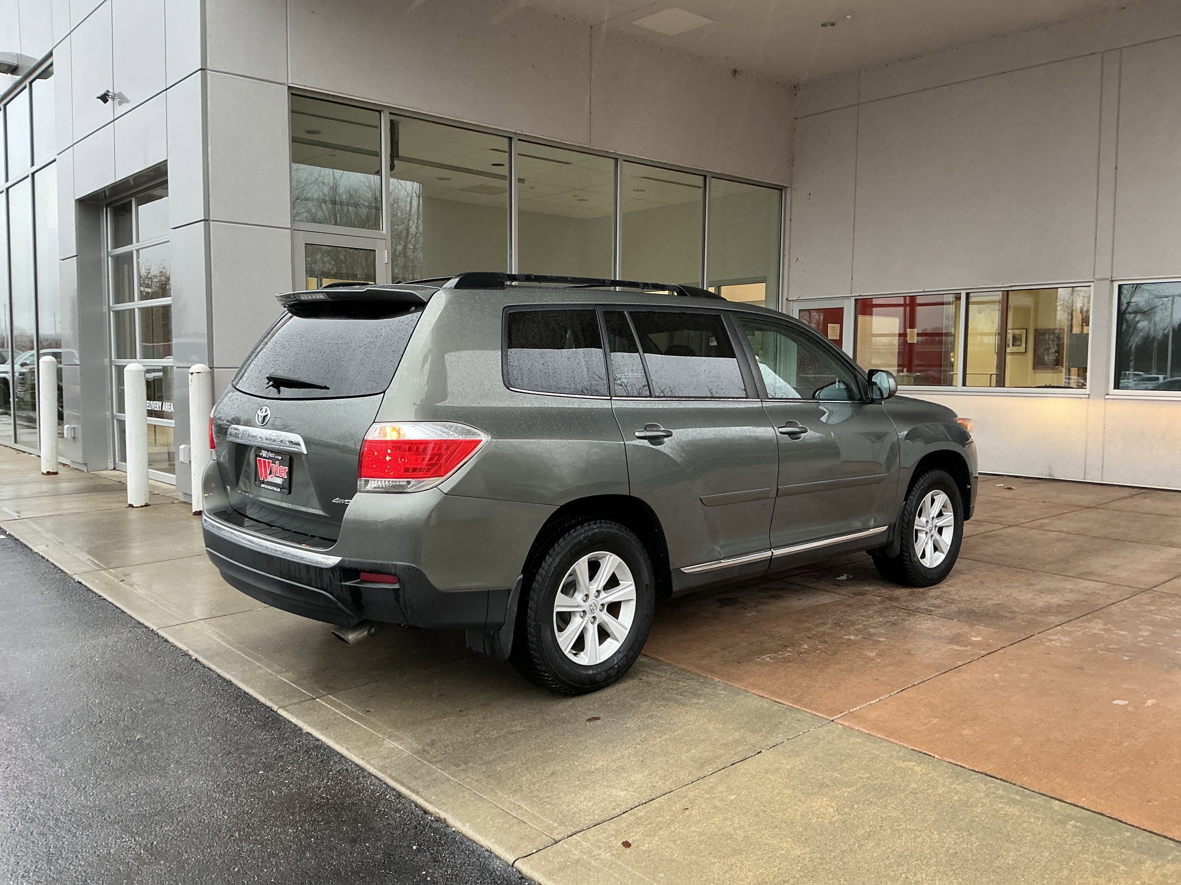 Used 2013 Toyota Highlander Plus image 22