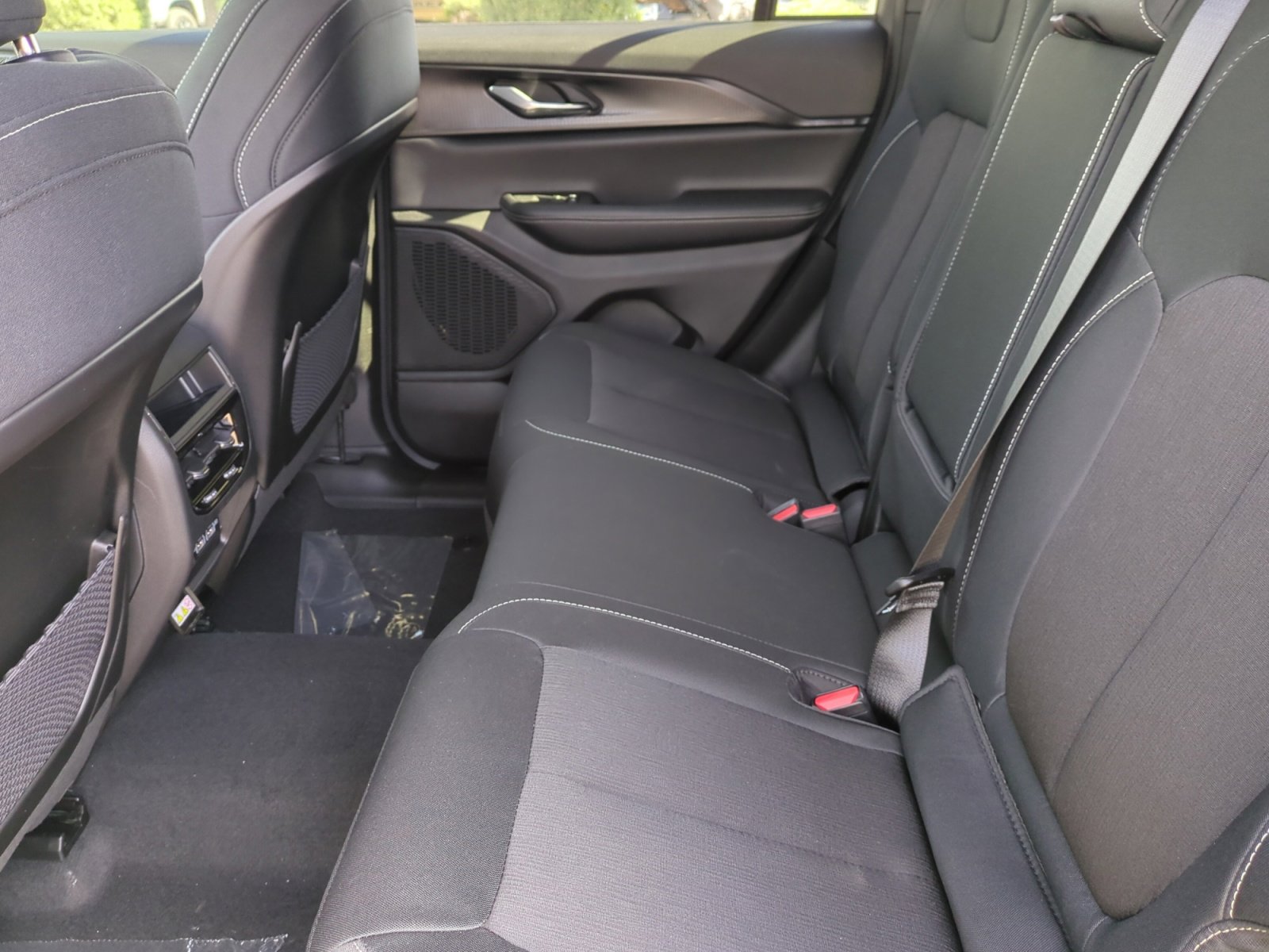 New 2026 Jeep Grand Cherokee Laredo X image 17