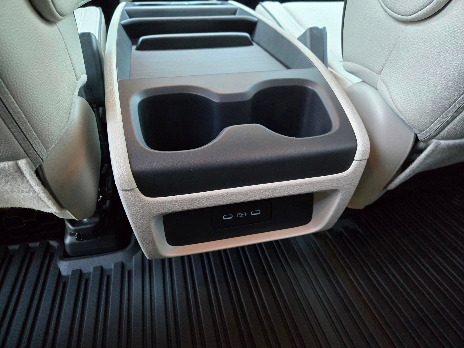 New 2026 Honda Odyssey Touring image 11