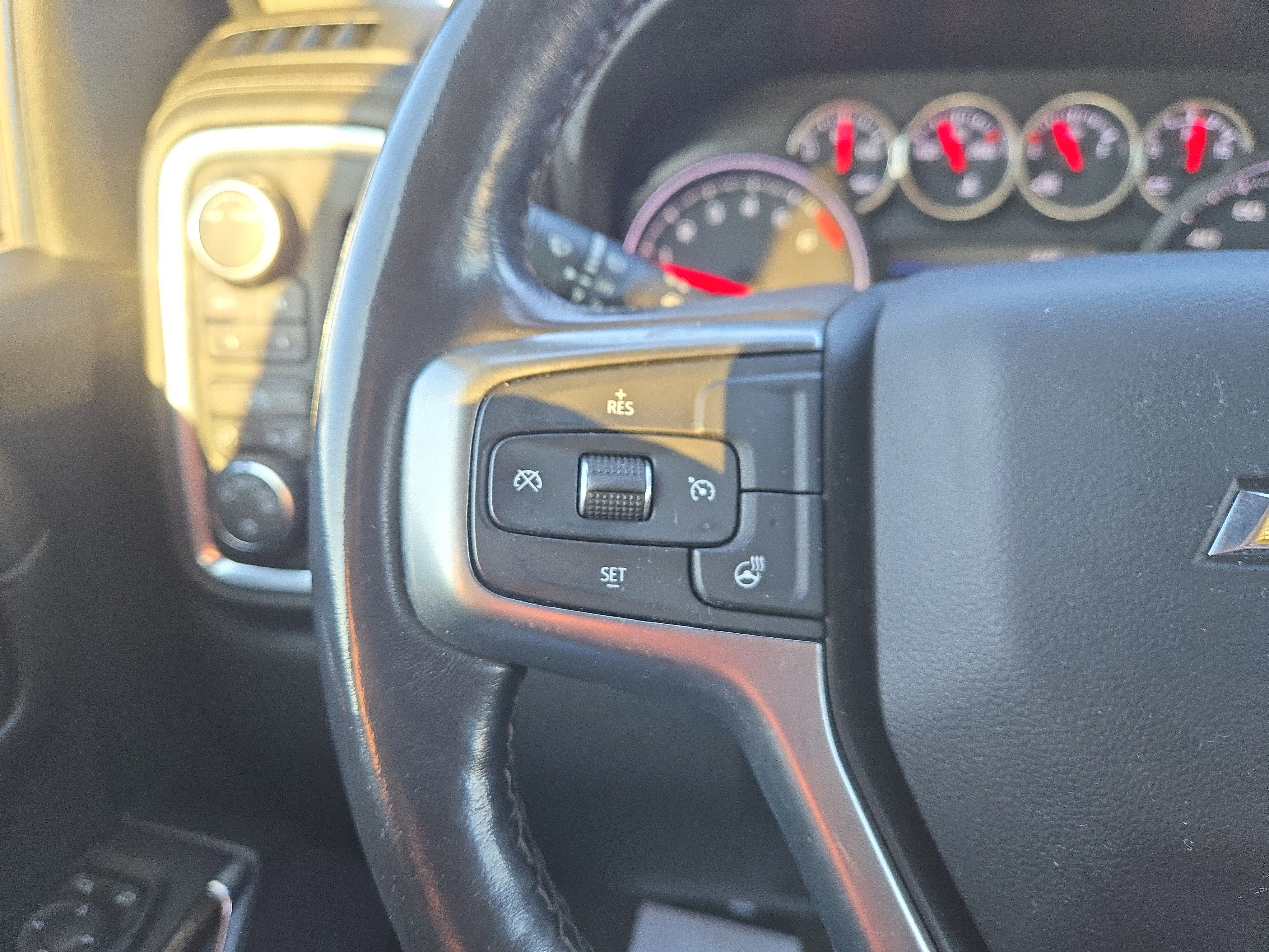 Used 2022 Chevrolet Silverado 1500 LT w/ Z71 Off-Road Package image 18