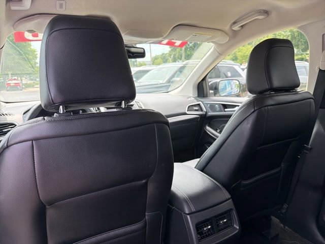Used 2020 Ford Edge Titanium w/ Cargo Accessory Package FWD image 31