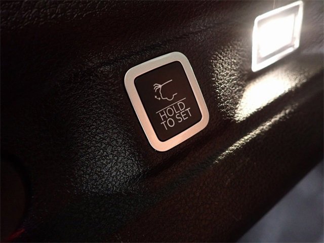 Used 2023 Jeep Grand Cherokee L Limited image 18