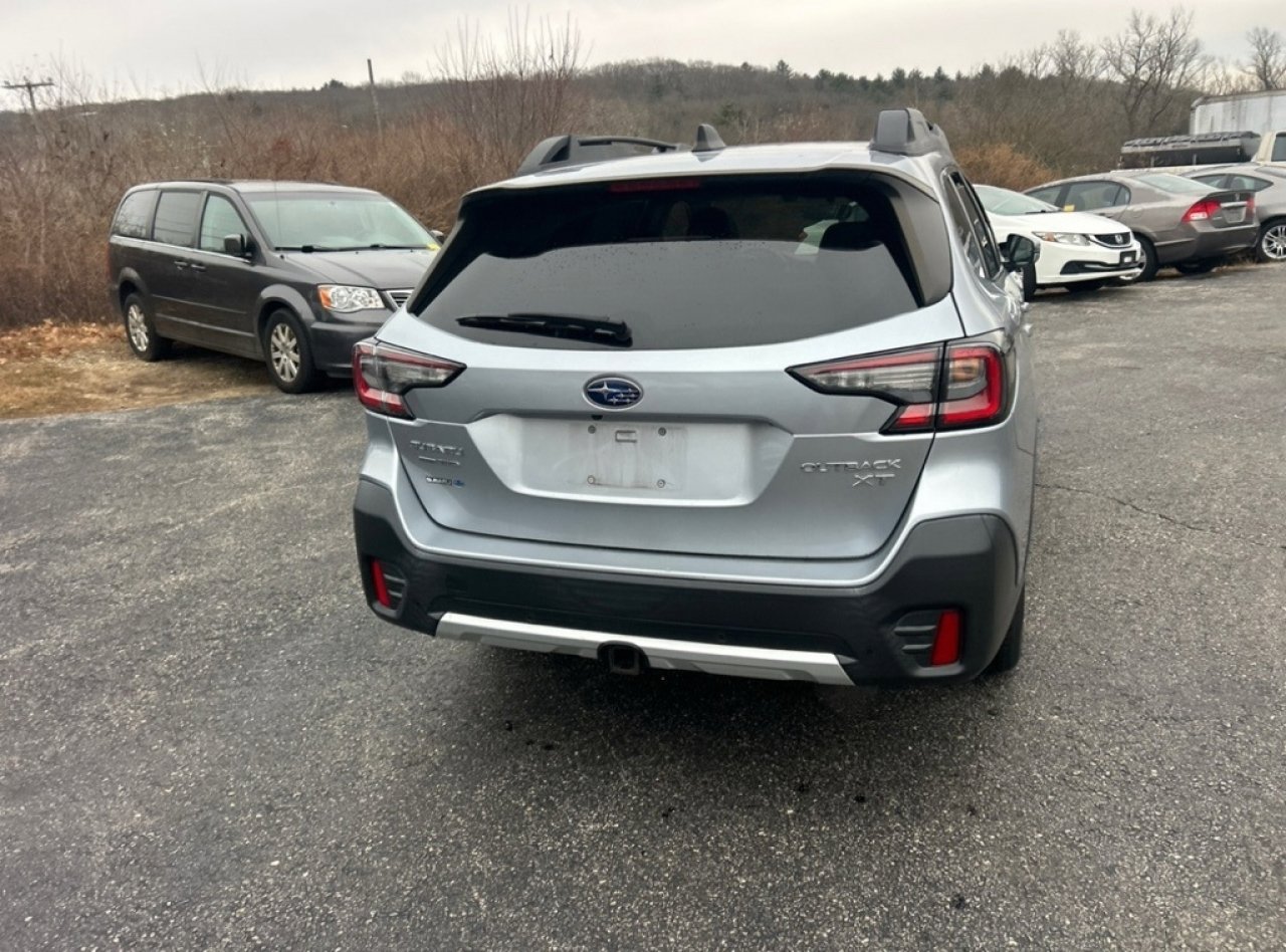 Used 2022 Subaru Outback Limited XT image 6
