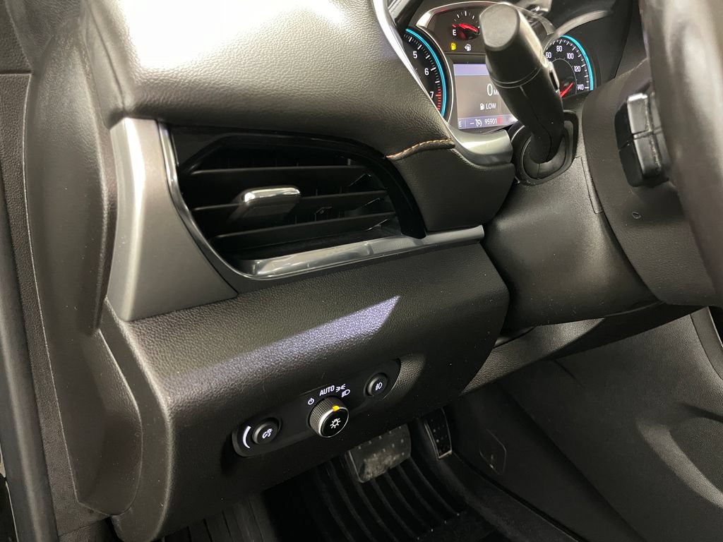 Certified 2021 Chevrolet Traverse LT FWD image 27