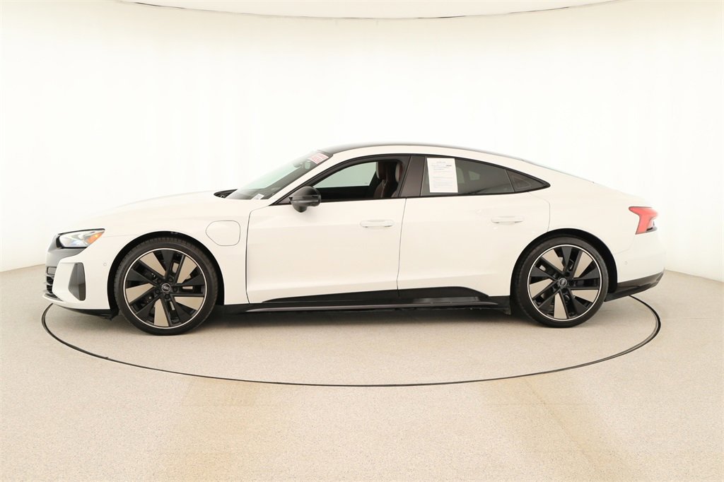 Certified 2024 Audi e-tron GT Prestige image 2
