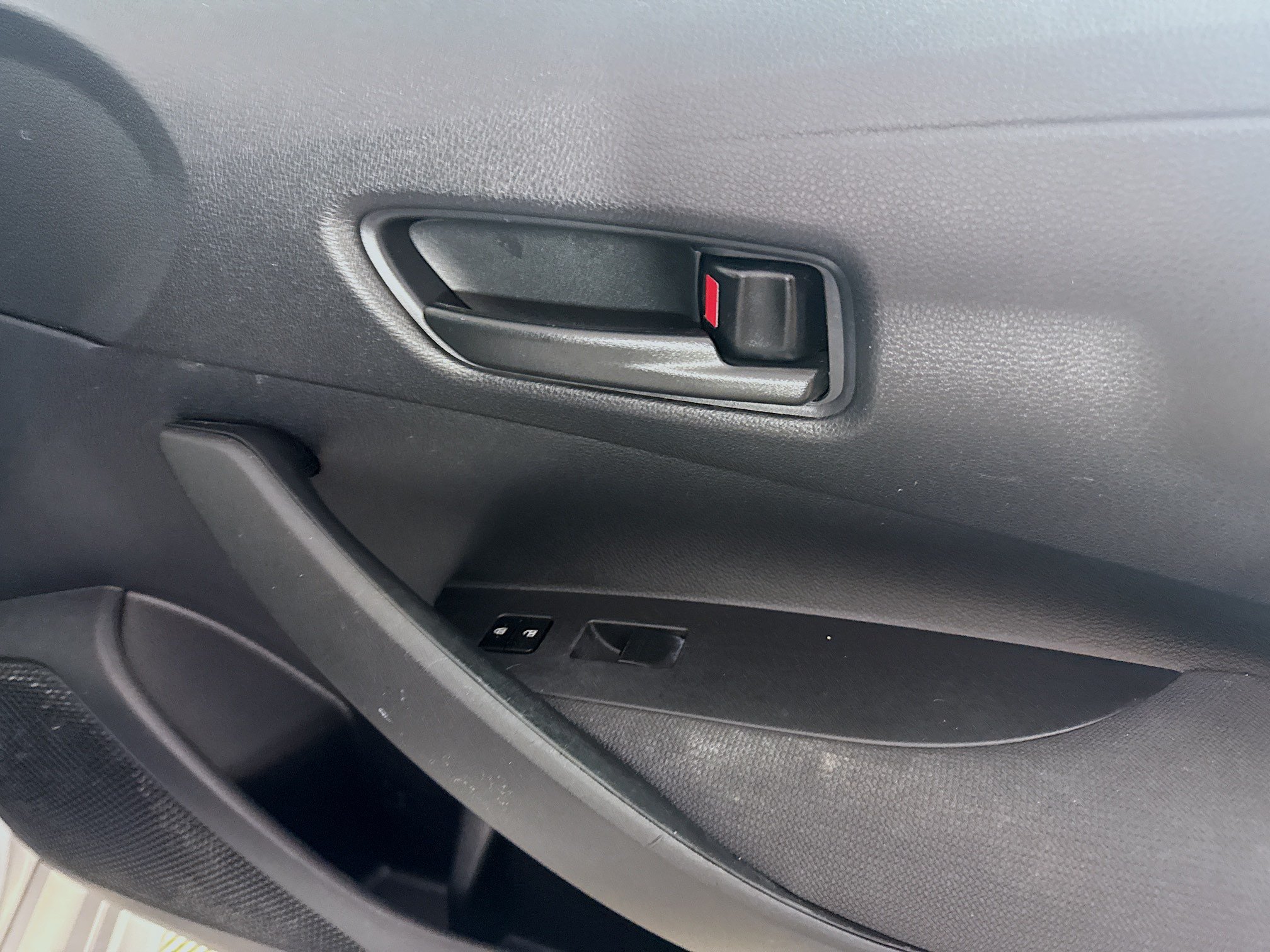 Used 2022 Toyota Corolla LE FWD image 30
